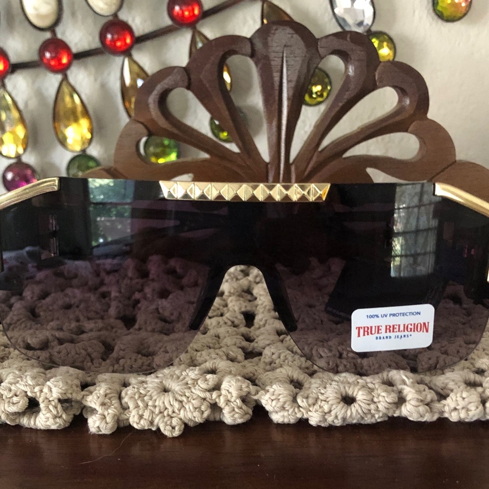 NWT True Religion Gold Accented Oversized Sunglasses